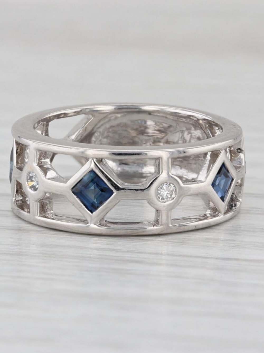 0.68ctw Sapphire Diamond Ring 18k White Gold Band Size 6.75 Stackable